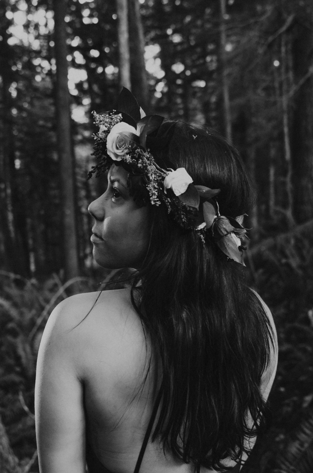 boudoir, seattle-boudoir, seattle-boudoir-photographer, boudoir-photographer, boudoir-photography, boudoir-session, boudoir-photos, wallace-falls-washington, wallace-falls, forest, outdoor-boudoir, naked-in-the-woods, trees, evergreen-trees, ferns, flower-crown, headpiece, 