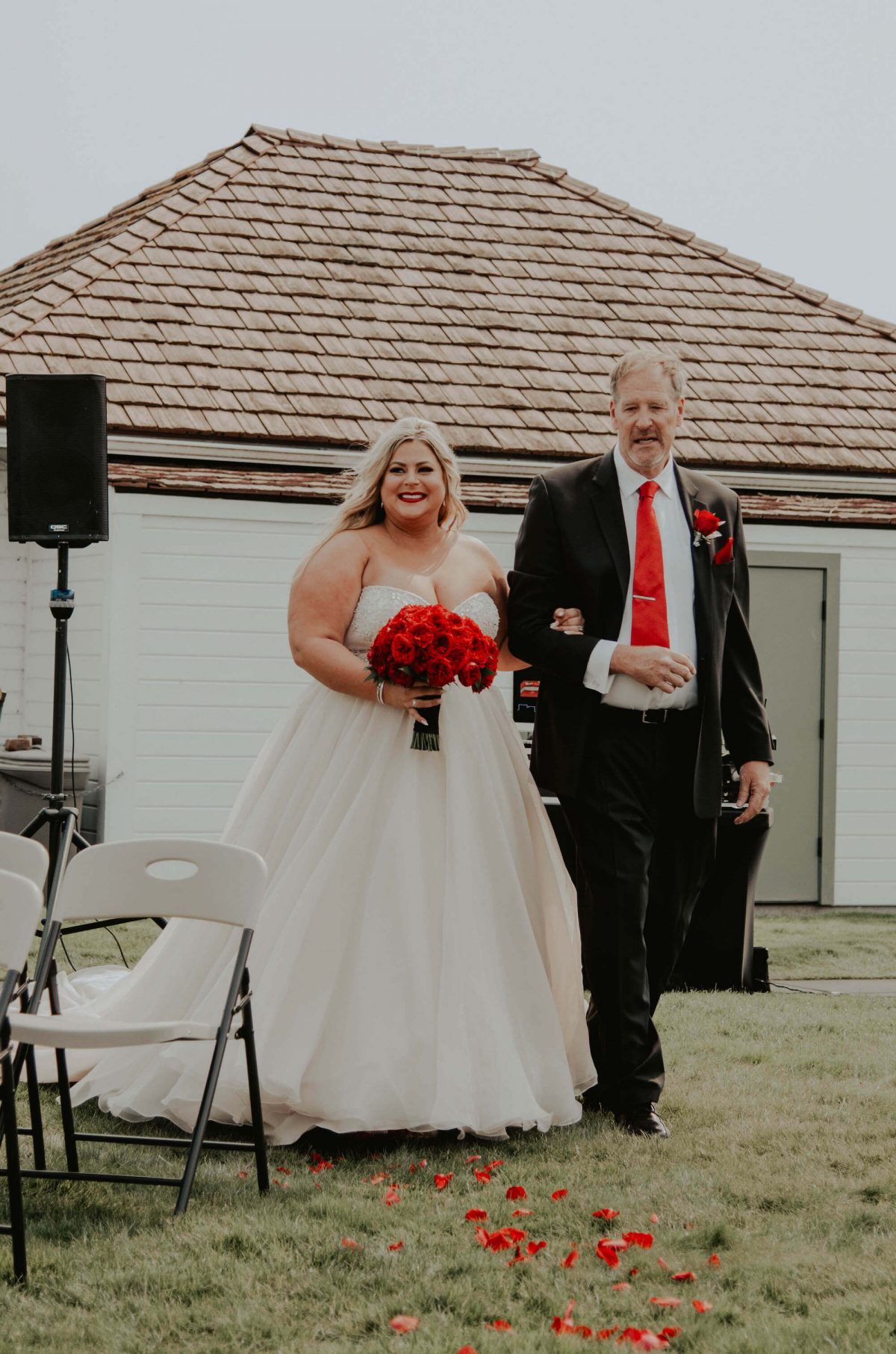 mukilteo-lighthouse, mukilteo-lighthouse-wedding, lighthouse-wedding, mukilteo-washington, mukilteo-wedding-photographer, wedding-photos, seattle-wedding,photographer, mukilteo-wedding-photos, backyard-wedding,