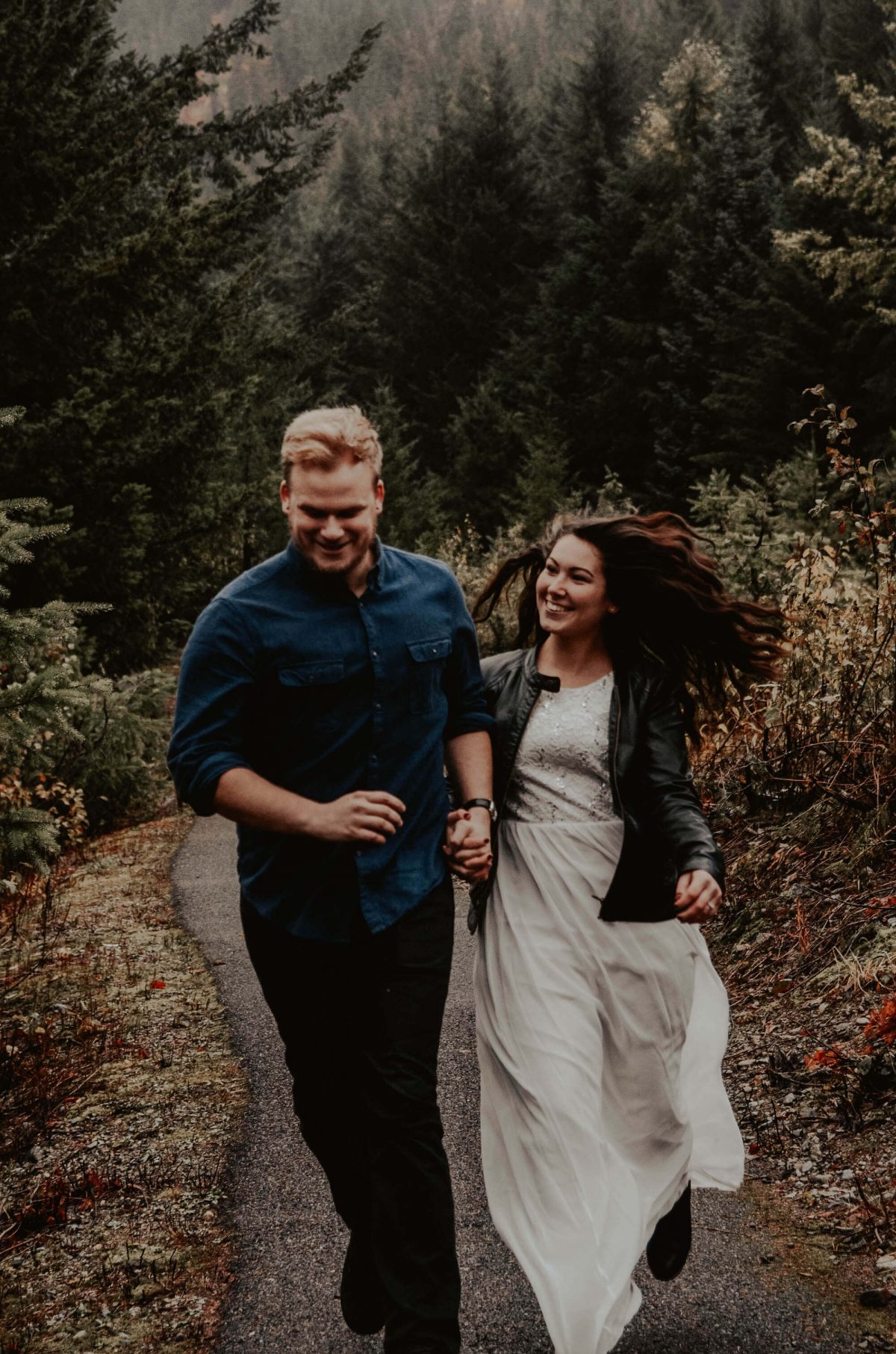 seattle, snoqualmie, elopement, goldcreek, northwest, washington, wedding, photographer, bouquet, moody, trees, lake, mountains, nature, water, white dress, couple, married, fog, reflection, mirror, pnw