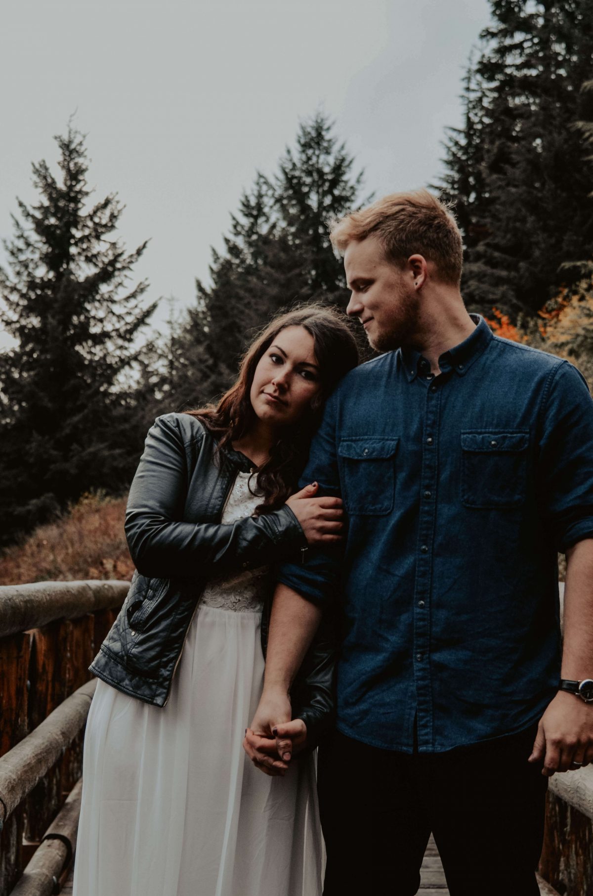 seattle, snoqualmie, elopement, goldcreek, northwest, washington, wedding, photographer, bouquet, moody, trees, lake, mountains, nature, water, white dress, couple, married, fog, reflection, mirror, pnw