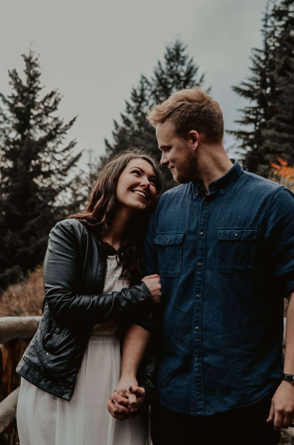 seattle, snoqualmie, elopement, goldcreek, northwest, washington, wedding, photographer, bouquet, moody, trees, lake, mountains, nature, water, white dress, couple, married, fog, reflection, mirror, pnw