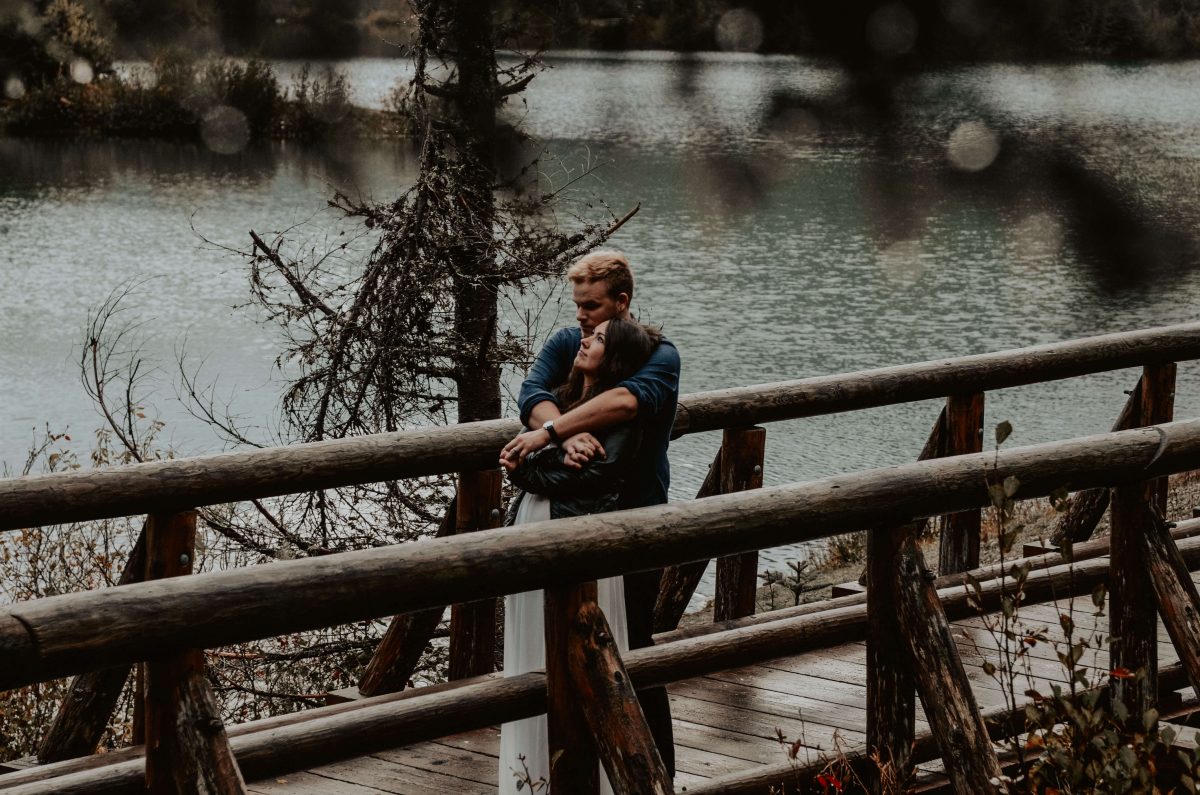 seattle, snoqualmie, elopement, goldcreek, northwest, washington, wedding, photographer, bouquet, moody, trees, lake, mountains, nature, water, white dress, couple, married, fog, reflection, mirror, pnw