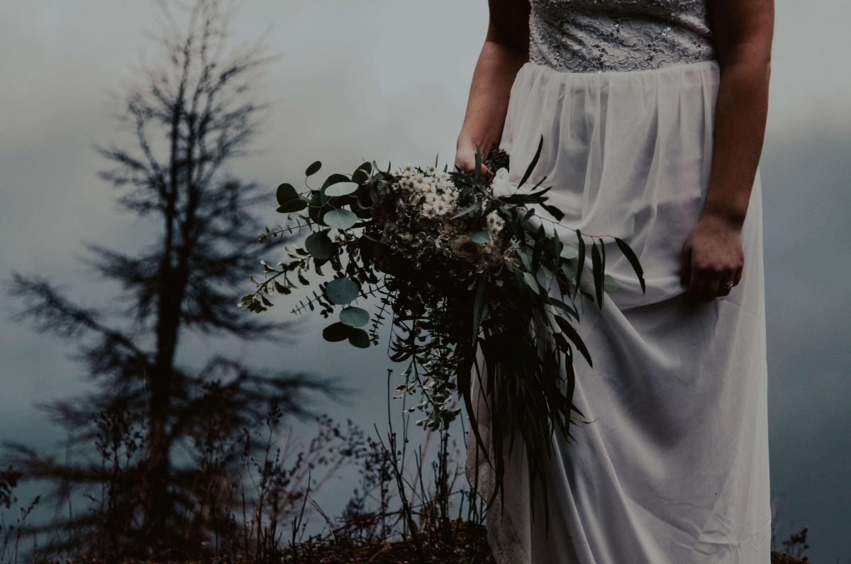 seattle, snoqualmie, elopement, goldcreek, northwest, washington, wedding, photographer, bouquet, moody, trees, lake, mountains, nature, water, white dress, couple, married, fog, reflection, mirror, pnw