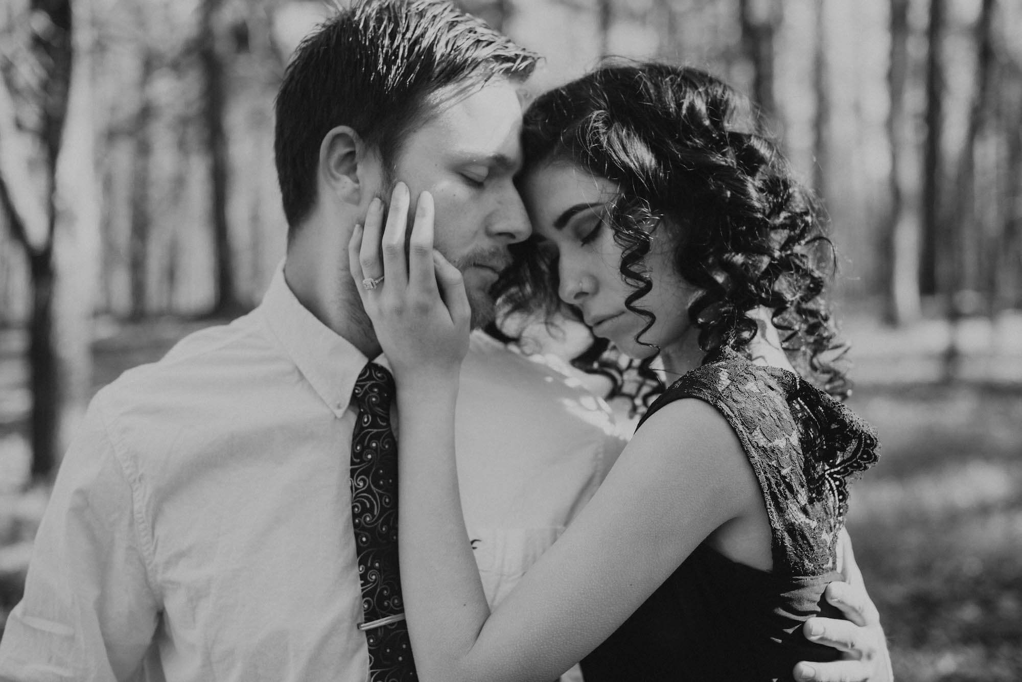 engagement, engagement-photos, tennesee, tennessee-photographer, tennessee-engagement, tennessee-engagement-session, pnw-photogrpher, seattle-engagement-photographer, chicamauga-battlefeild, engagement-session, engagement-ring, 