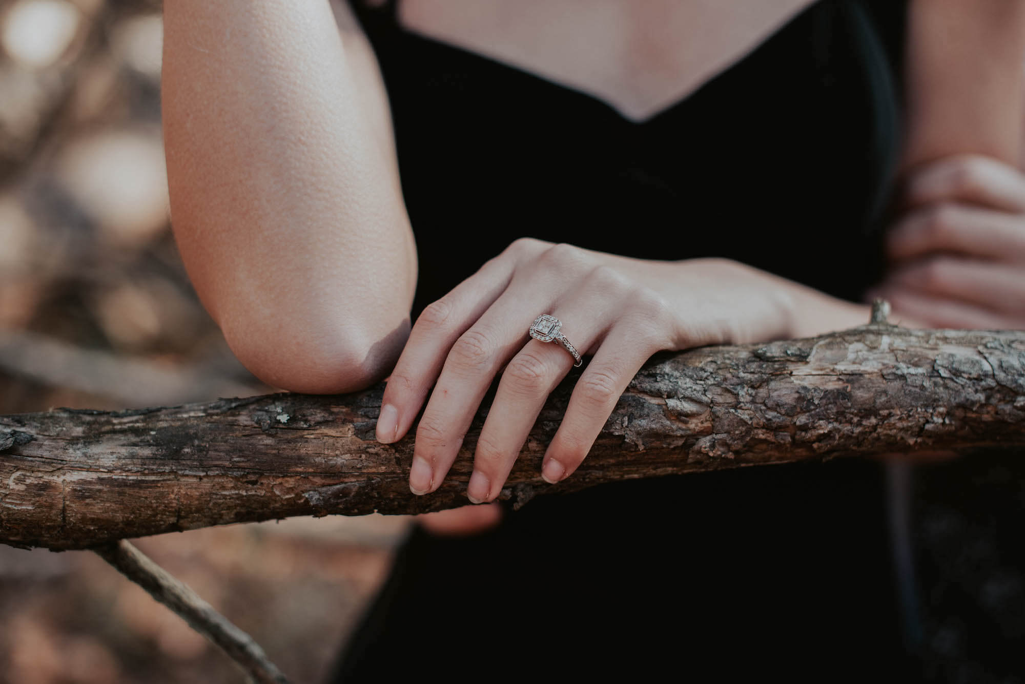 engagement, engagement-photos, tennesee, tennessee-photographer, tennessee-engagement, tennessee-engagement-session, pnw-photogrpher, seattle-engagement-photographer, chicamauga-battlefeild, engagement-session, engagement-ring, 