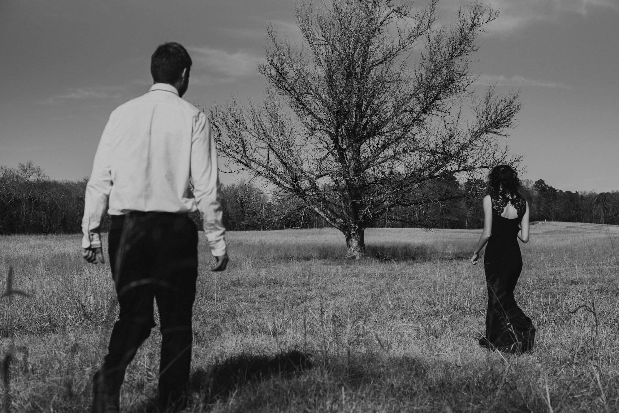 engagement, engagement-photos, tennesee, tennessee-photographer, tennessee-engagement, tennessee-engagement-session, pnw-photogrpher, seattle-engagement-photographer, chicamauga-battlefeild, engagement-session, engagement-ring, 