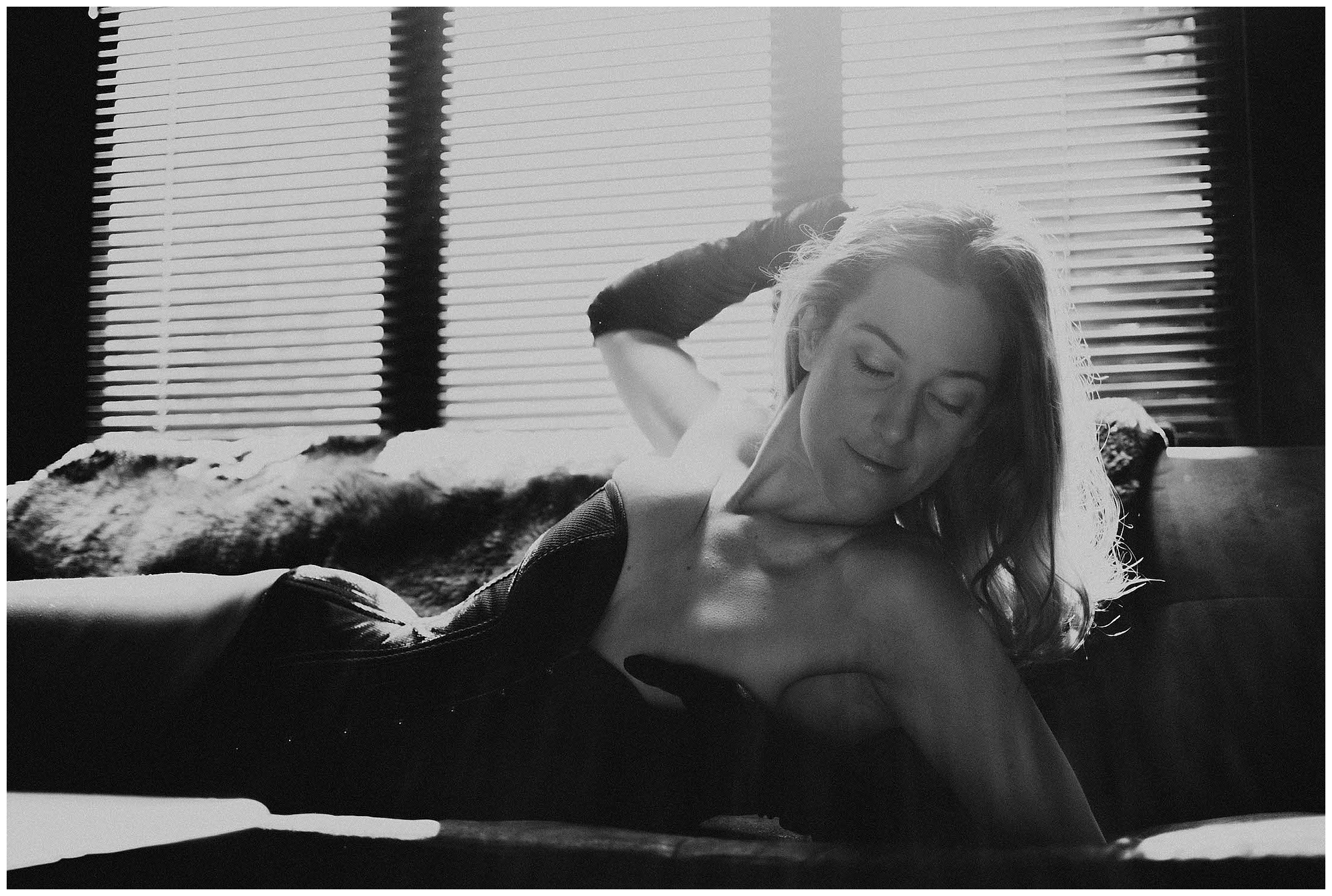 boudoir, boudoir-photographer, boudoir-photography, boudoir-photos, boudoir-session, boudoir-photoshoot, home-boudoir, wallingford-seattle, outdoor-boudoir, backyard-boudoir, bedroom-boudoir, boudoir-inspiration, purple-hair, peacock-feathers, 