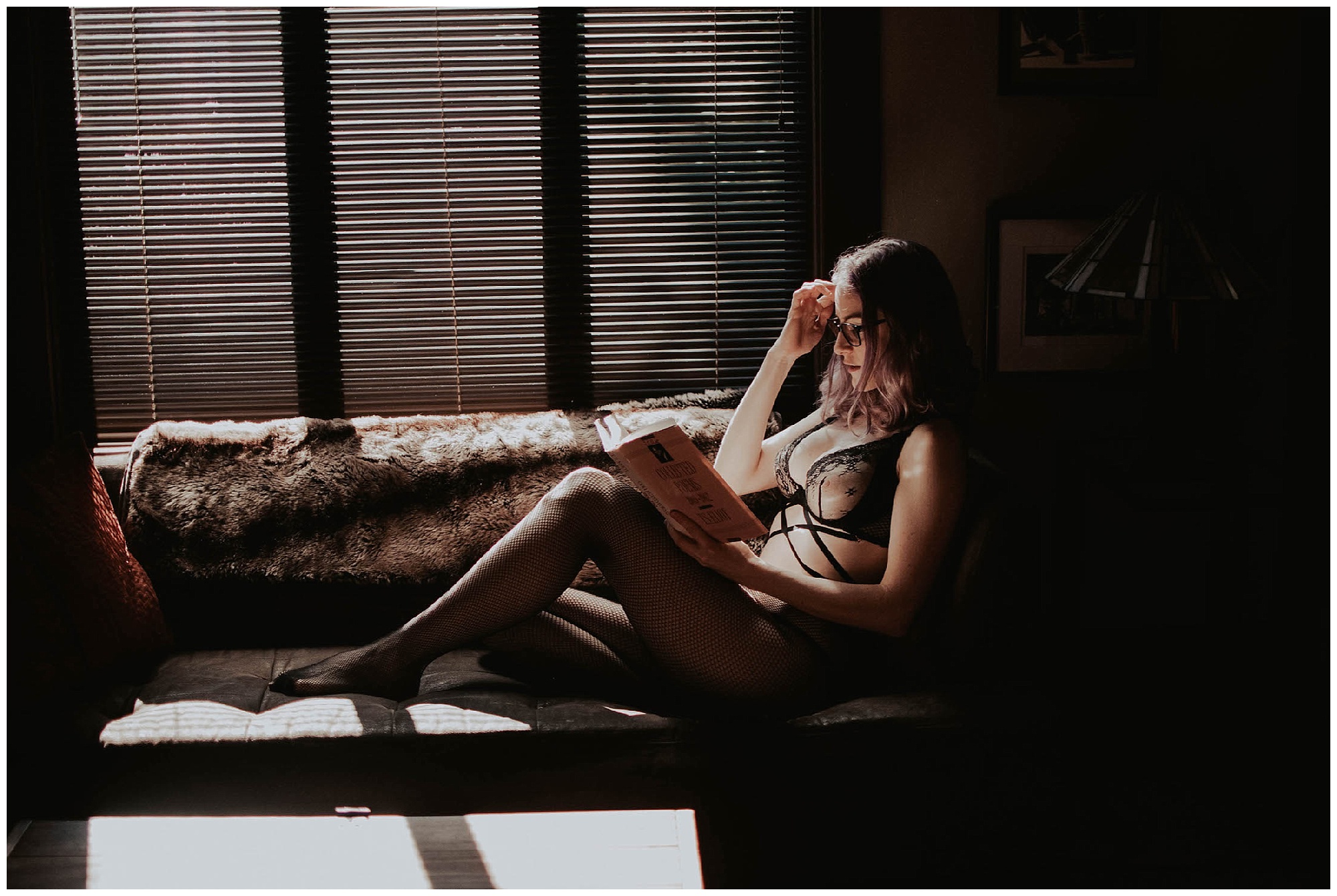 boudoir, boudoir-photographer, boudoir-photography, boudoir-photos, boudoir-session, boudoir-photoshoot, home-boudoir, wallingford-seattle, outdoor-boudoir, backyard-boudoir, bedroom-boudoir, boudoir-inspiration, purple-hair, peacock-feathers, 