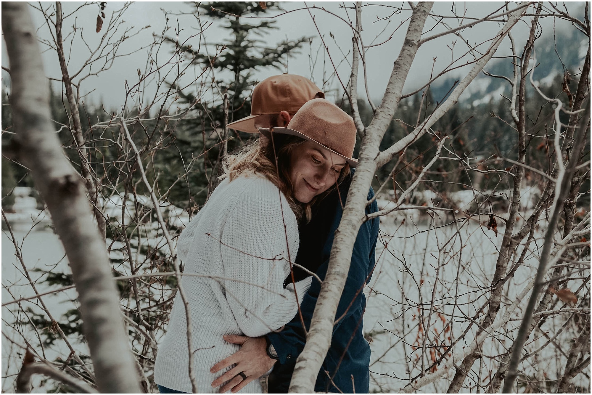 snowy, engagement, engagement-session, engagement-photos, local-photographer, engagement-photographer, washington-photographer, wedding-photographer, elopement-photographer, mountain-engagement, mountain-engagement-session, snow-engagement-photos, mountains, snow, washignton, photographer, photography, outdoor-couple, elopement-photographer, destination-photographer, lake-session, forest-photos,