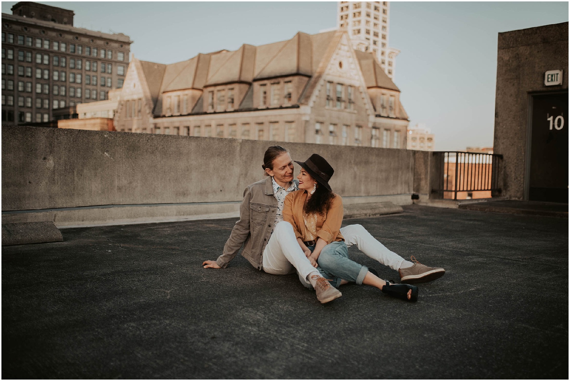 engaged, engagement-photography, engagement-photos, downtown-seattle, seattle-engagement- seattle-wedding-photographer, parking-garage, rooftop-photos, engagement-inspo, sunset-session,