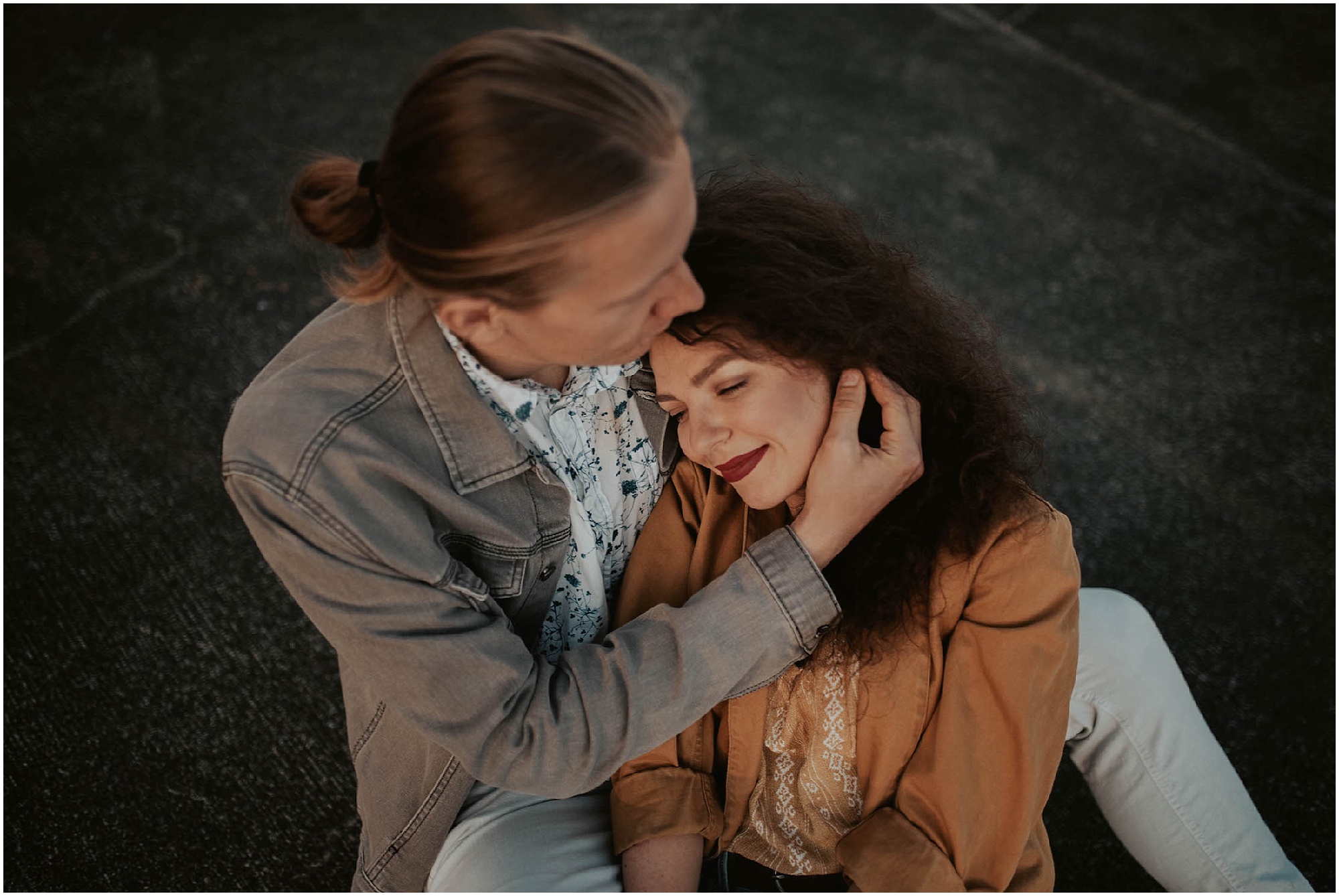 engaged, engagement-photography, engagement-photos, downtown-seattle, seattle-engagement- seattle-wedding-photographer, parking-garage, rooftop-photos, engagement-inspo, sunset-session,