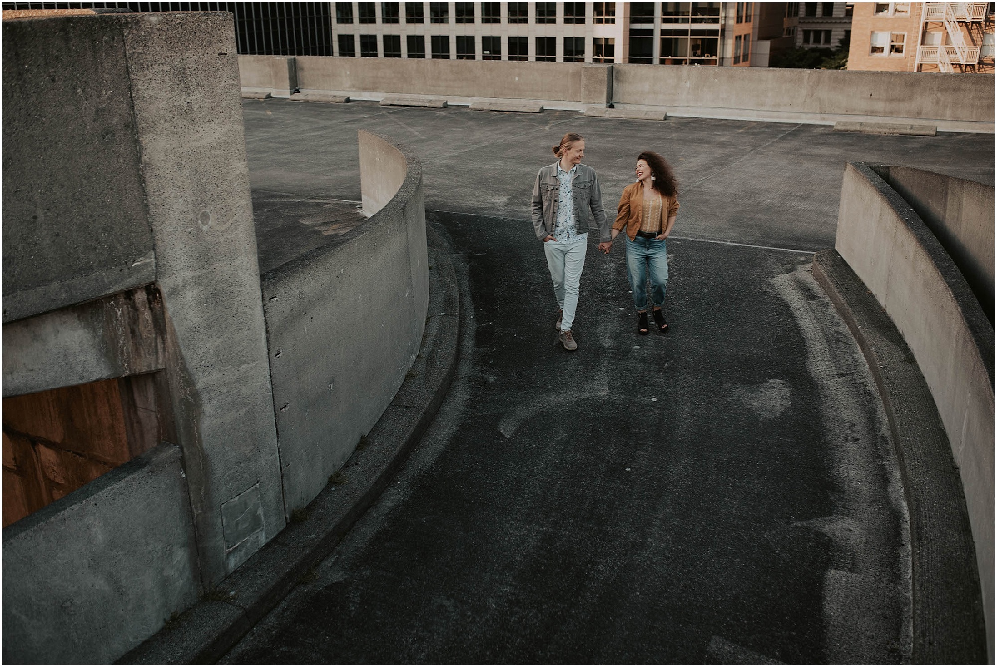 engaged, engagement-photography, engagement-photos, downtown-seattle, seattle-engagement- seattle-wedding-photographer, parking-garage, rooftop-photos, engagement-inspo, sunset-session,