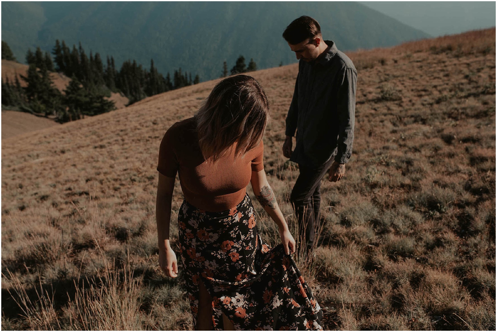 Adventure-Session, engagement-photos, Hurricane-Ridge, Olympic-National-Park- seattle-wedding-photographer, Hurricane-Ridge-Photos, Olympic-National-Forest, engagement-inspo, Washington-Engagement-Session, Mountain-Engagement, Adventure-Engagement, Hurricane-Ridge-Engagement, Tatted-Couple, Tatted-Lovers,