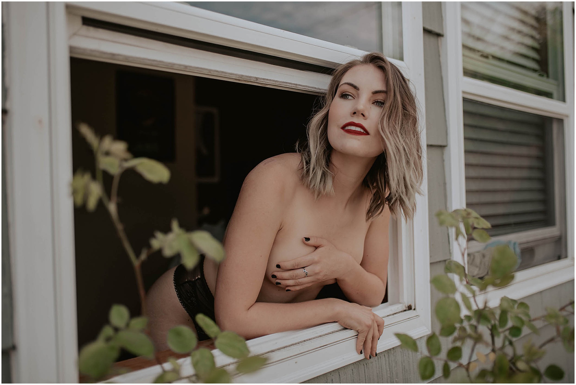 red lipstick boudoir, at home window boudoir, 