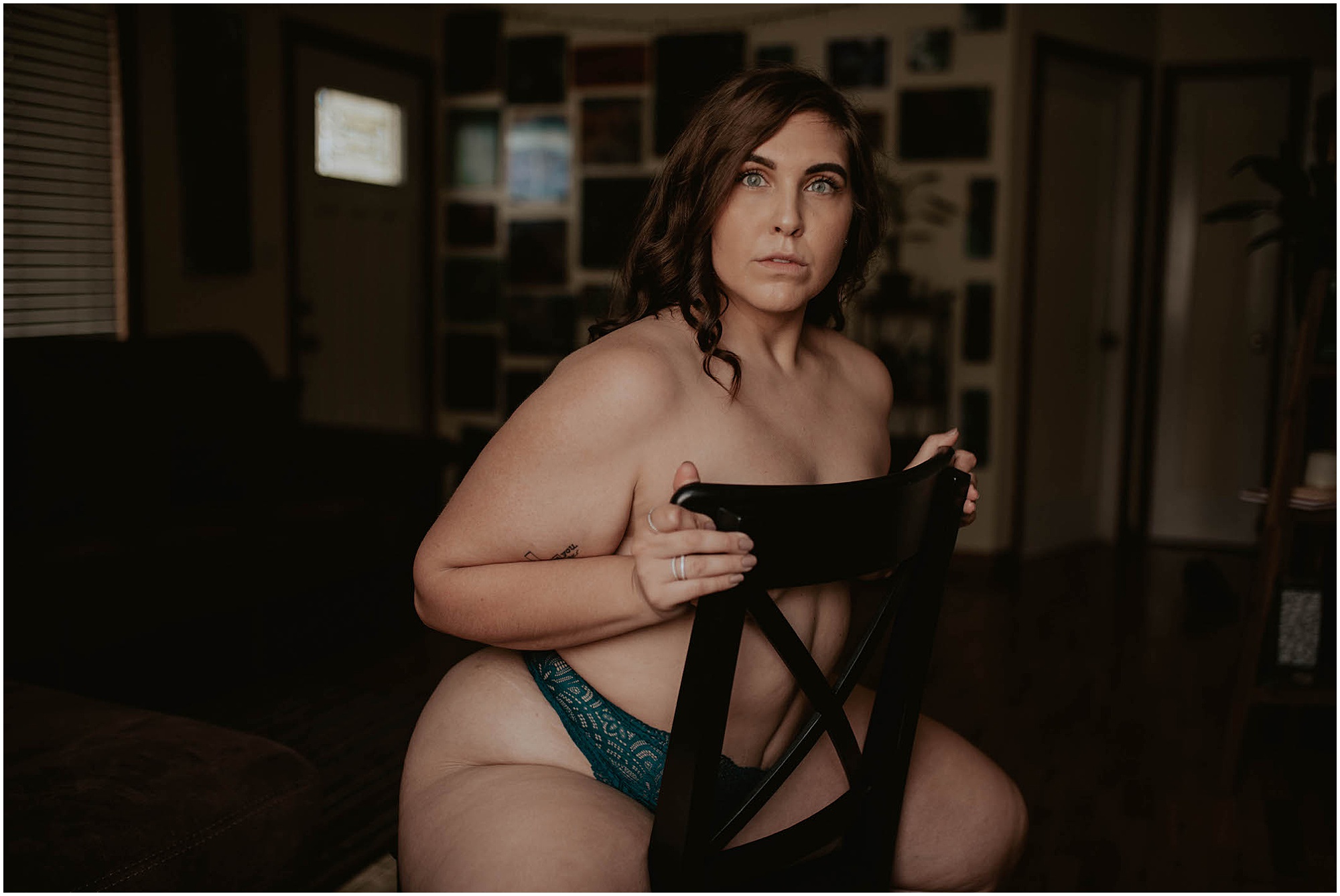 at home seattle boudoir session,