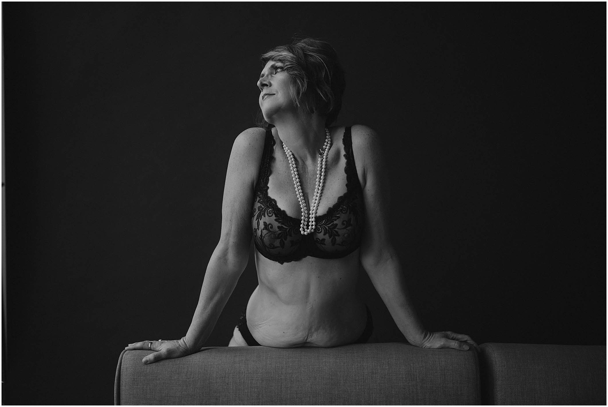 black and white boudoir photo,