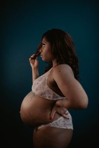 pregnant woman in seattle studio