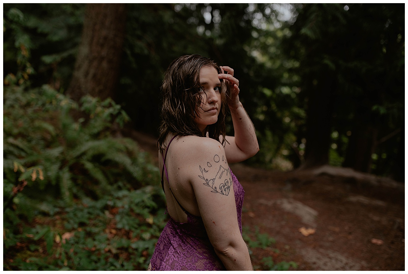 woman posing in rain in edmonds wa