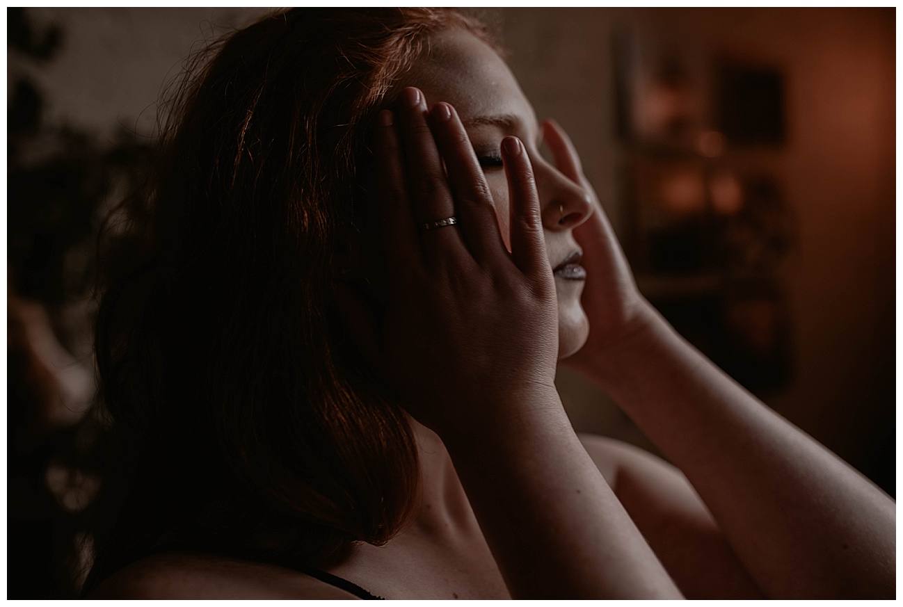 banana stand studio, neon lights, emerald lingerie, red head, seattle studio, seattle boudoir, bellingham boudoir, boudoir, pioneer square,